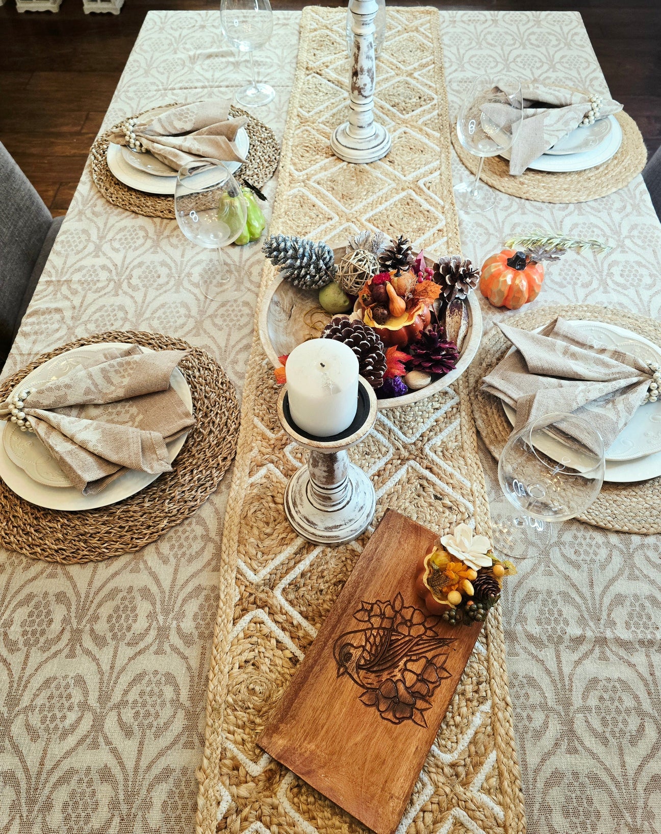 Thanksgiving Table Setting Ideas for a Rustic Minimalist Fall Vibe - Ohana Earth