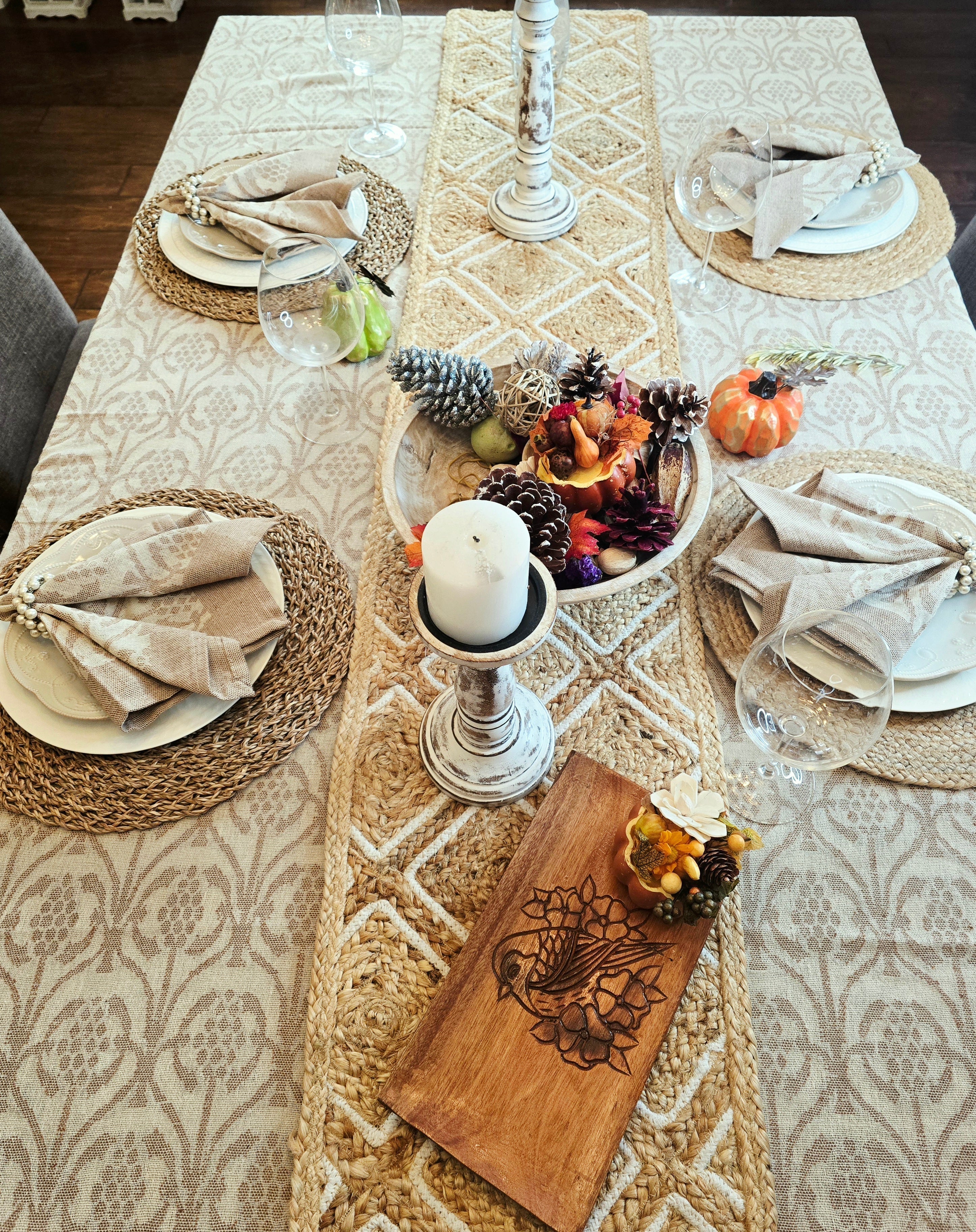 Thanksgiving Table Setting Ideas for a Rustic Minimalist Fall Vibe - Ohana Earth