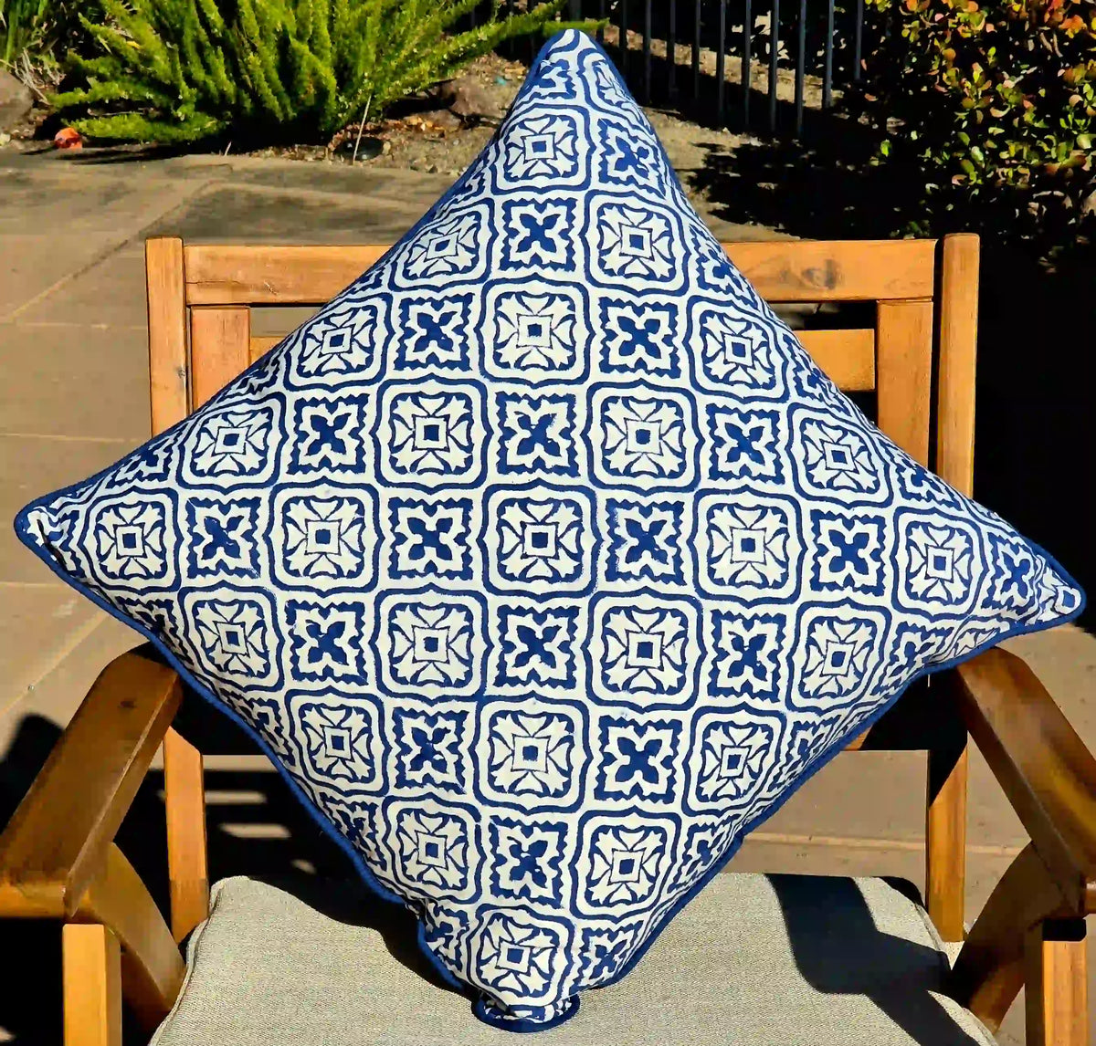 White Blue Cotton Cushion Cover - Ohana Earth