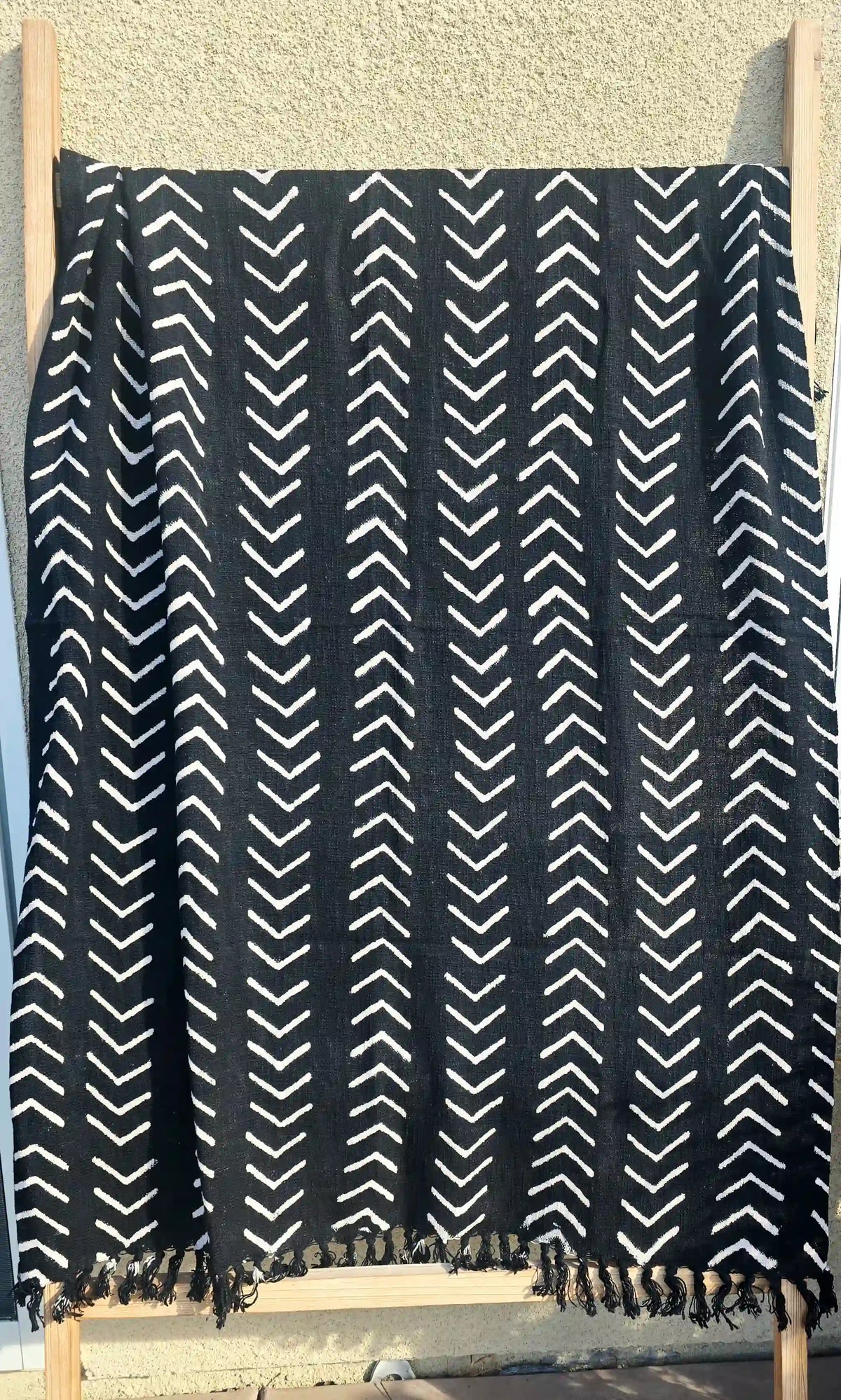 Black White Geometric Handmade Slub Cotton Throw - Ohana Earth