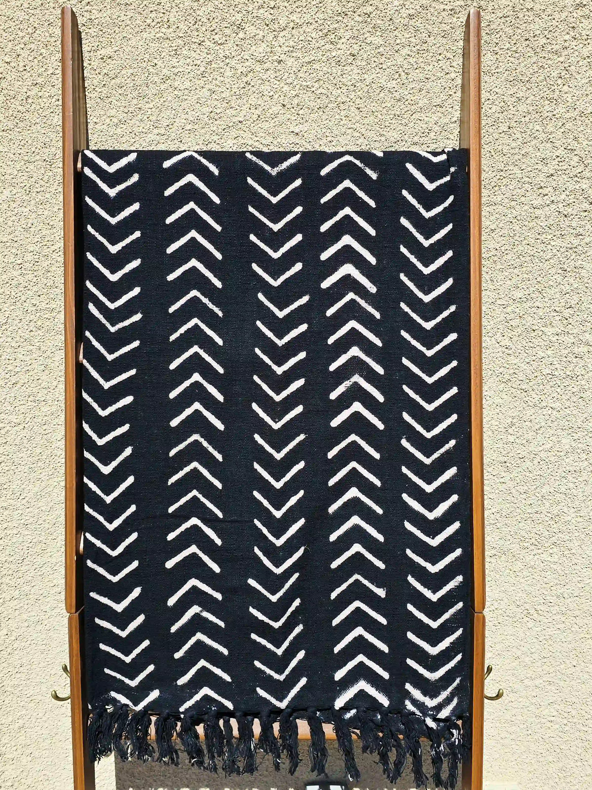 Black White Geometric Handmade Slub Cotton Throw - Ohana Earth