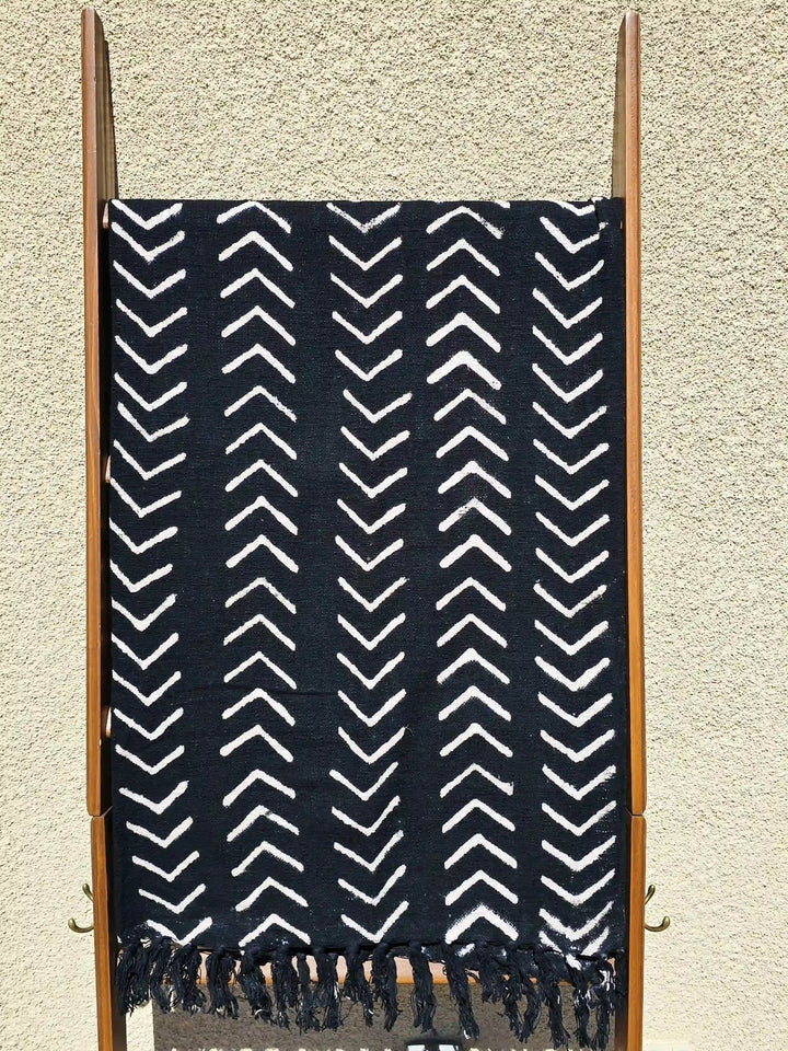 Black White Geometric Handmade Slub Cotton Throw - Ohana Earth