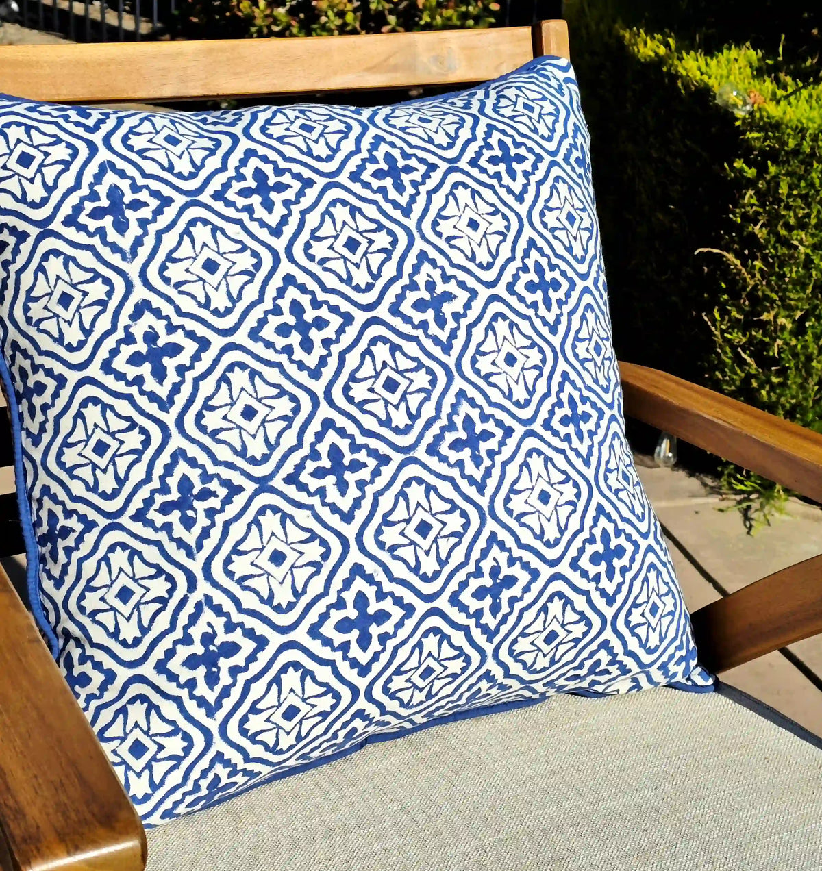 White Blue Cotton Cushion Cover - Ohana Earth