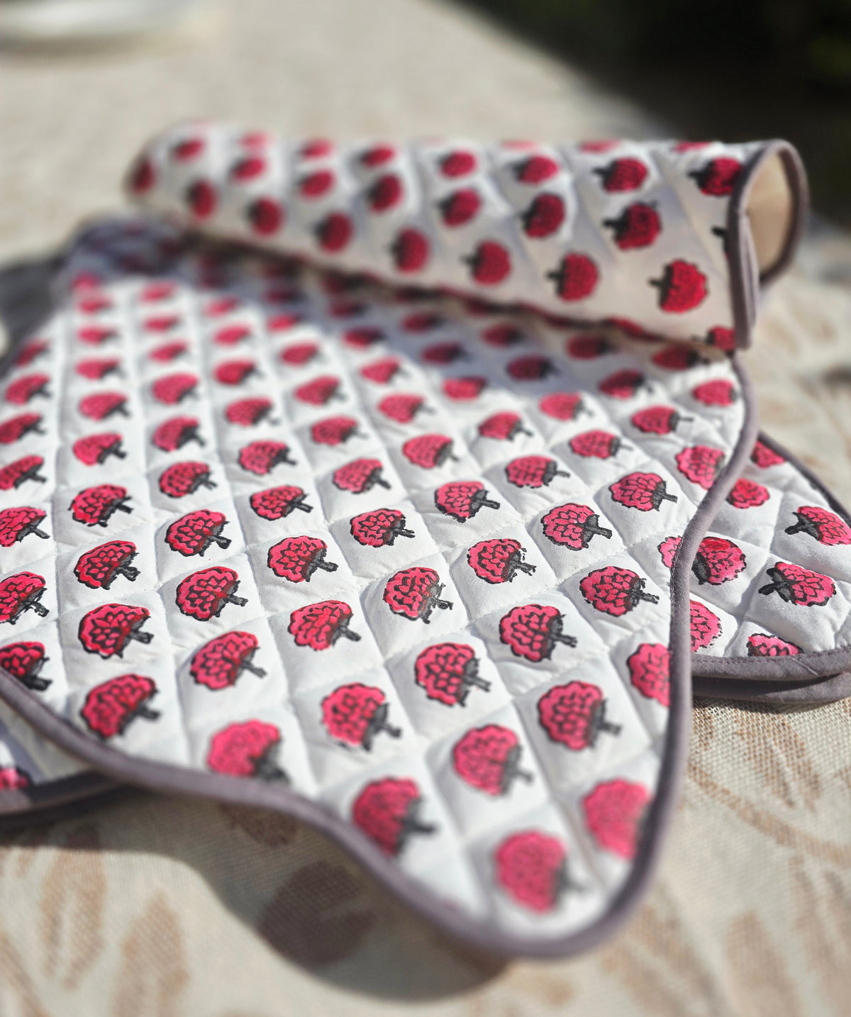 Raspberry Cotton Handmade Quilted Placemat with Scalloped Sides - Ohana Earth