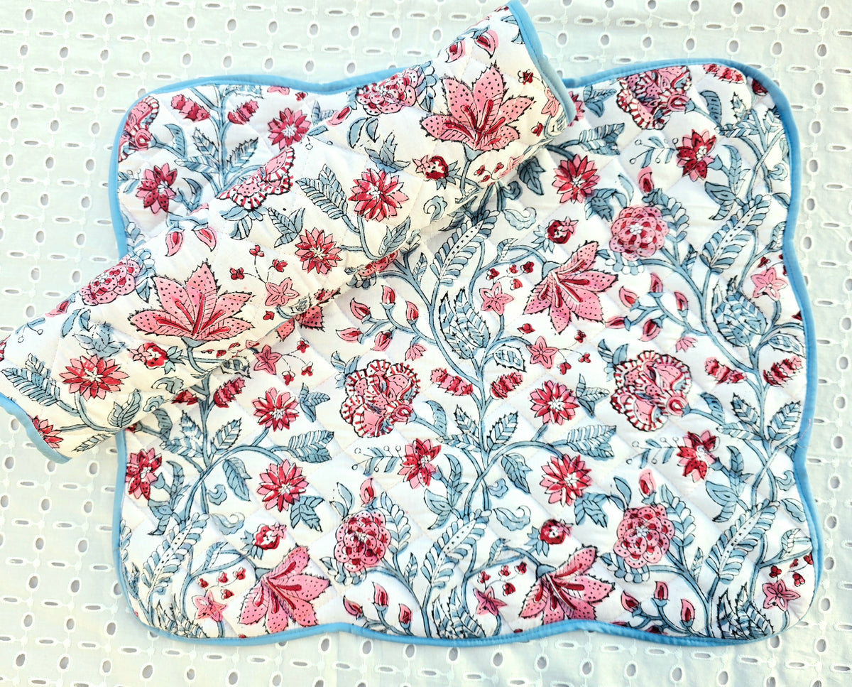 White Floral Cotton Handmade Quilted Placemat with Scalloped Sides - Ohana Earth