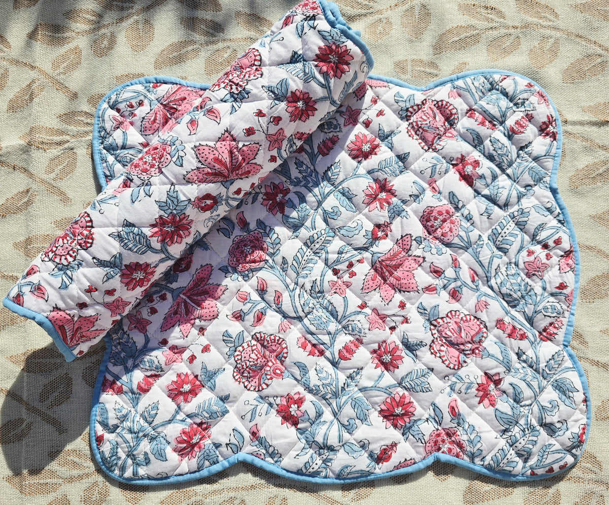 White Floral Cotton Handmade Quilted Placemat with Scalloped Sides - Ohana Earth